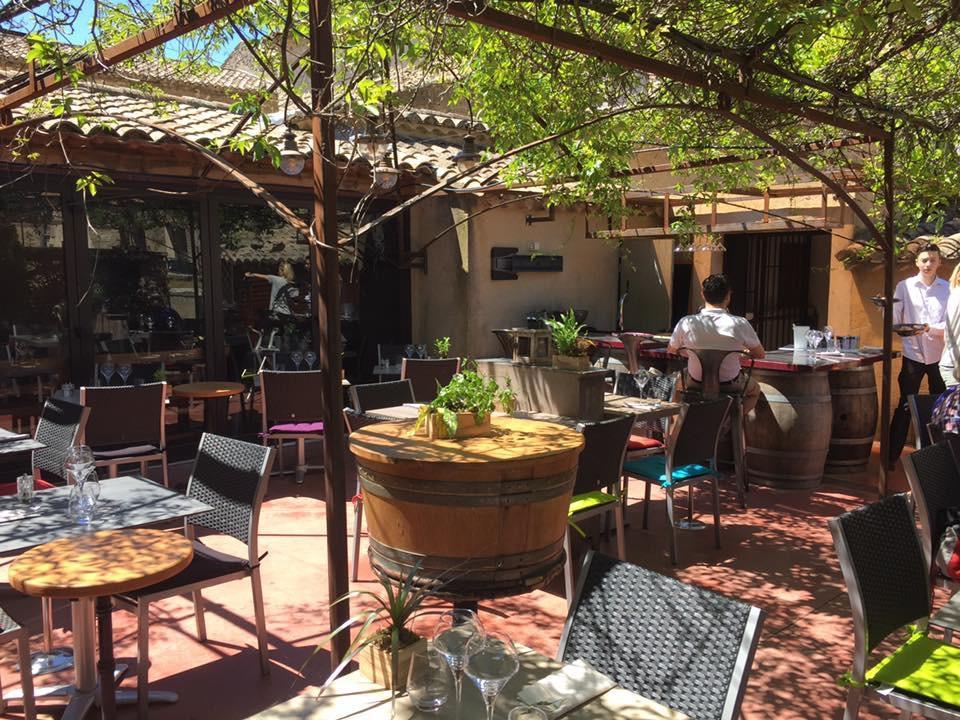 Le Vieux Bistrot Hotel Cabrieres-d'Avignon Bagian luar foto