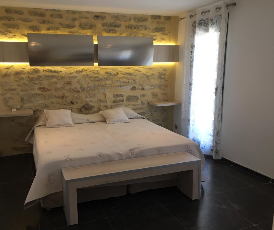 Le Vieux Bistrot Hotel Cabrieres-d'Avignon Bagian luar foto