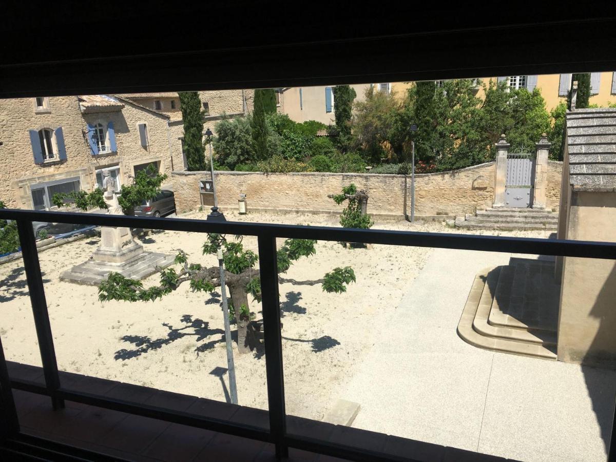 Le Vieux Bistrot Hotel Cabrieres-d'Avignon Bagian luar foto